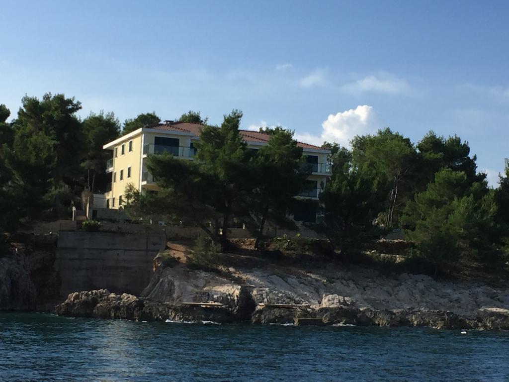 Apartment Maestral Rogač Buitenkant foto
