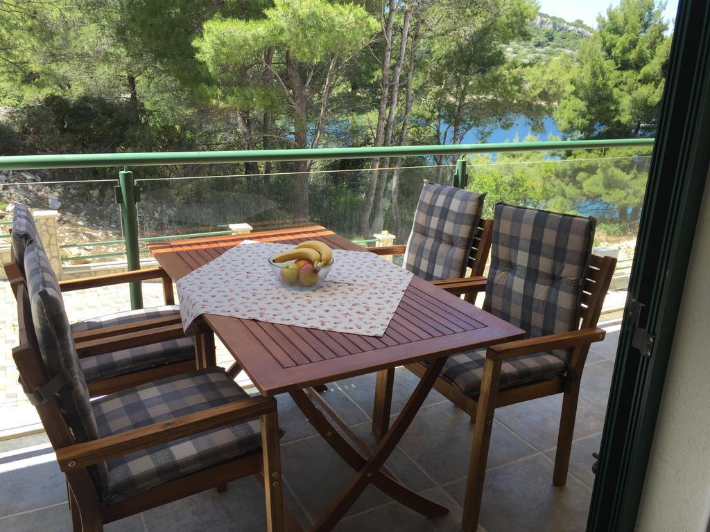 Apartment Maestral Rogač Buitenkant foto