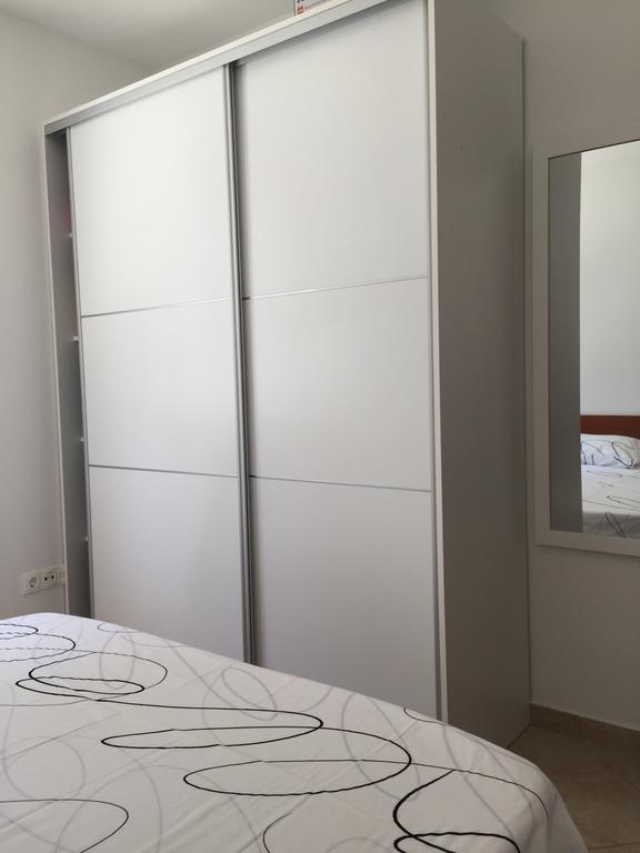 Apartment Maestral Rogač Buitenkant foto