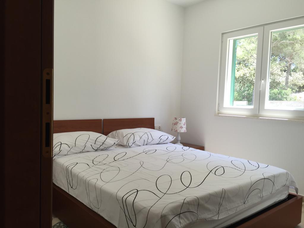 Apartment Maestral Rogač Buitenkant foto